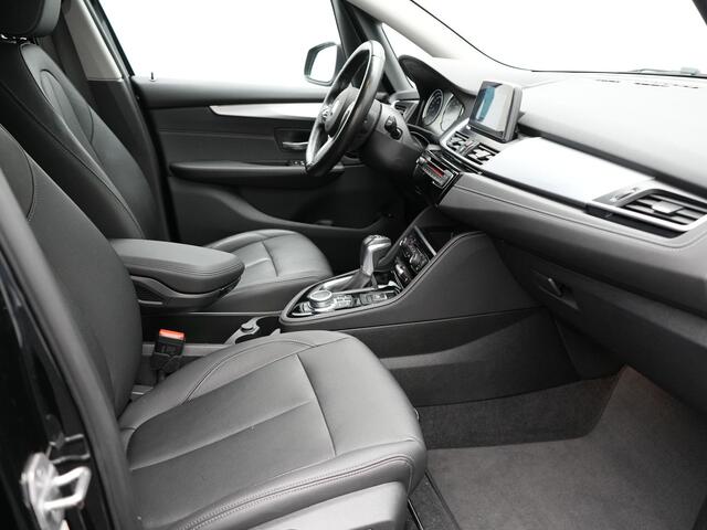 BMW 2-SERIE Active Tourer 225xe iPerformance eDrive Edition Plug In Hybrid Dealer O.H. 225pk PHEV | Lederen Bekleding | Stoelverwarming | Navigatie | Cruise Control | Climate Control | Sportstuur | LED Koplampen | DAB |