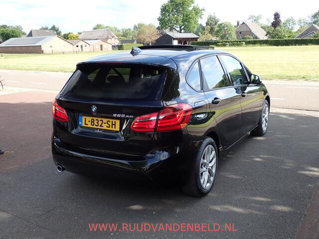 BMW 2-SERIE Active Tourer 225XE PANODAK/SPORTLEER/KEYLESS/CAMERA
