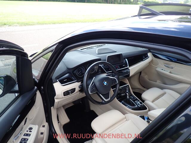 BMW 2-SERIE Active Tourer 225XE PANODAK/SPORTLEER/KEYLESS/CAMERA