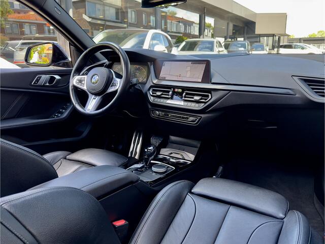 BMW 2-SERIE Gran Coupé 218i AUT7 M- SPORT AERODYNAMICA EXE PANODAK LEDER NAVI CAMERA DIGI-DASH LED 19 INCH-LMV PDC