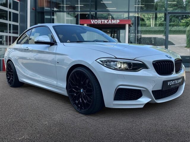 BMW 2-SERIE 218i M-PAKKET NAVI/LEDER/CRUISE/PDC/STOELVERW