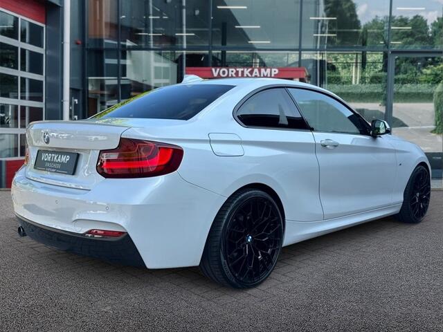 BMW 2-SERIE 218i M-PAKKET NAVI/LEDER/CRUISE/PDC/STOELVERW