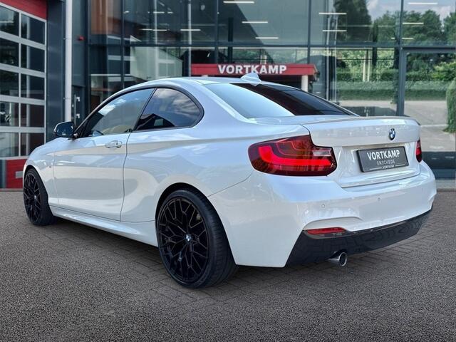 BMW 2-SERIE 218i M-PAKKET NAVI/LEDER/CRUISE/PDC/STOELVERW