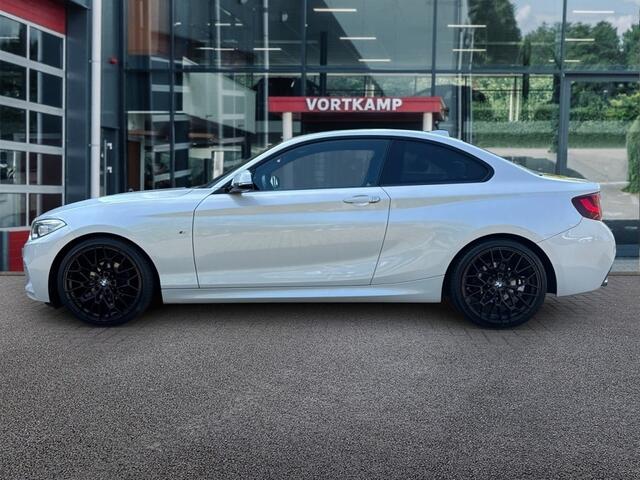 BMW 2-SERIE 218i M-PAKKET NAVI/LEDER/CRUISE/PDC/STOELVERW