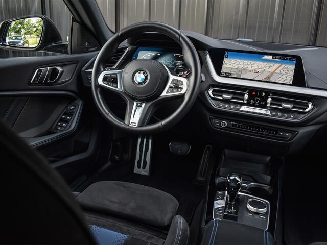 BMW 2-SERIE Gran Coupé 218i M-SPORT | M-STOELEN | HARMAN KARDON AUDIO | ACHTERUITRIJ CAMERA | 18 INCH | NL AUTO | STOELVERWARMING