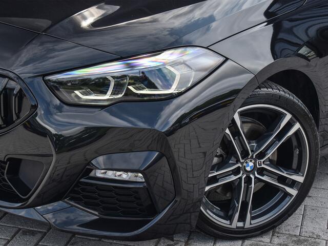 BMW 2-SERIE Gran Coupé 218i M-SPORT | M-STOELEN | HARMAN KARDON AUDIO | ACHTERUITRIJ CAMERA | 18 INCH | NL AUTO | STOELVERWARMING