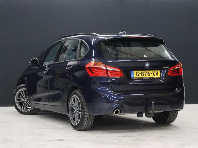 BMW 2-SERIE Active Tourer 218i High Executive [TREKHAAK AFNEEMBAAR, GROOT NAVIGATIE, HEAD-UP, HALF LEDER, STOELVERWARMING, PDC ACHTER, CRUISE, CLIMATE, NIEUWSTAAT]