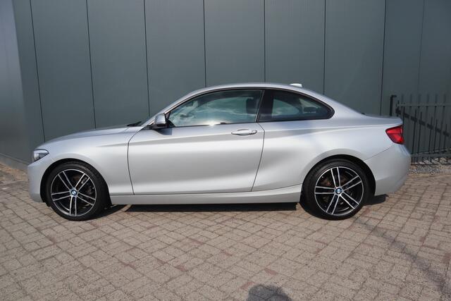 BMW 2-SERIE Coupé 218i High Executive Automaat Leder Xenon Navigatie Stoelverwarming