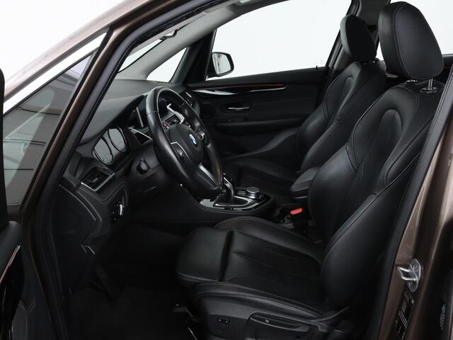 BMW 2-SERIE Active Tourer 218i High Executive | Panoramadak | Head-up | Leder | Stoelverwarming | Cruise control | Camera | Climate control | LMV 17 inch