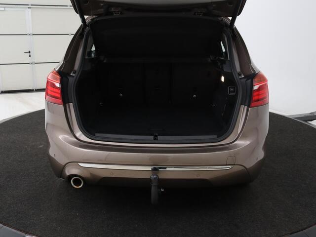 BMW 2-SERIE Active Tourer 218i High Executive | Panoramadak | Head-up | Leder | Stoelverwarming | Cruise control | Camera | Climate control | LMV 17 inch