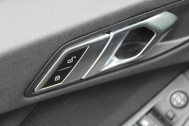 BMW 2-SERIE Gran Coupé 218i Business Edition