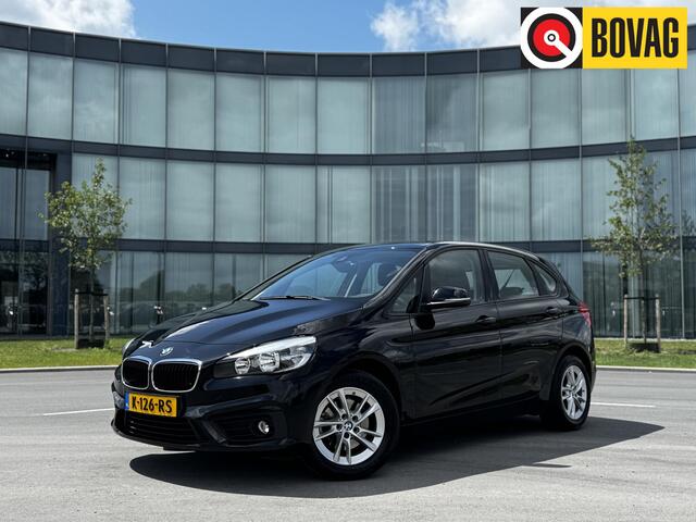 BMW 2-SERIE Active Tourer 218i Executive Navigatie, trekhaak.