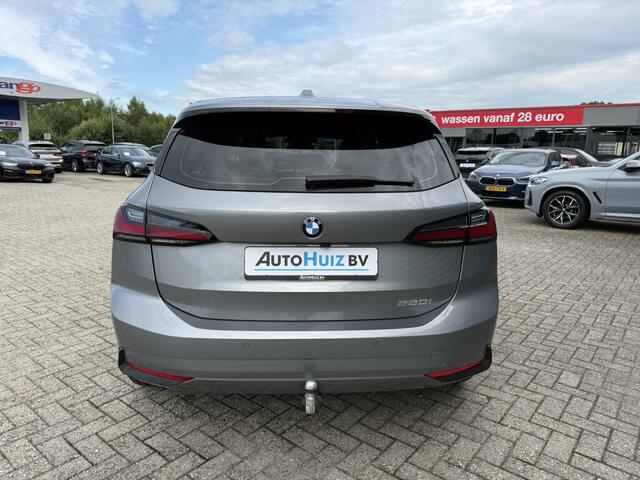 BMW 2-SERIE Active Tourer 220i High Executive Harman-Kardon Leer Trekhaak Head-Up Display Carplay Stuurwielverwarming Keyless Entry