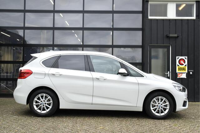 BMW 2-SERIE Active Tourer 218i Essential | NL-Auto | Cruise | Trekhaak | Navi