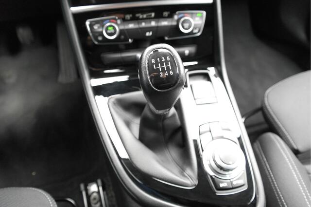 BMW 2-SERIE Active Tourer 218i Essential | NL-Auto | Cruise | Trekhaak | Navi