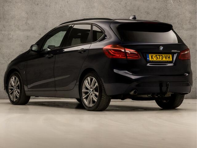 BMW 2-SERIE Active Tourer 225xe iPerformance M Sport High Executive 225Pk Automaat (PANORAMADAK, GROOT NAVI, HEAD-UP DISPLAY, MEMORY SEATS, ADAPTIVE CRUISE, LEDER, HARMAN/KARDON, TREKHAAK, CAMERA, STOELVERWARMING, NIEUWSTAAT)