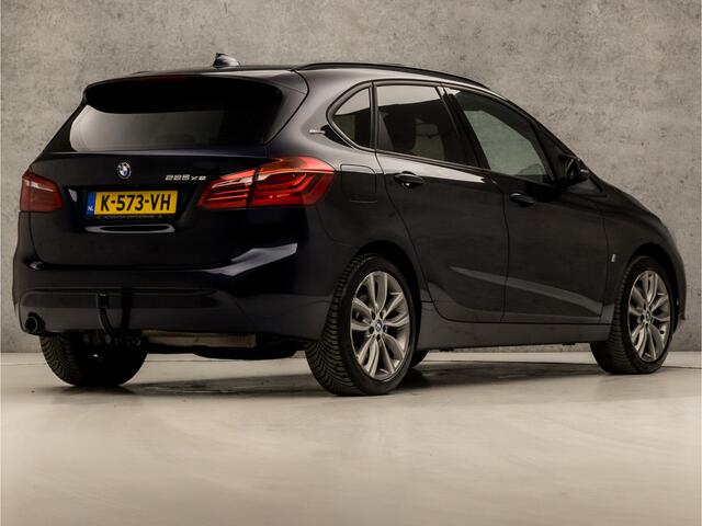 BMW 2-SERIE Active Tourer 225xe iPerformance M Sport High Executive 225Pk Automaat (PANORAMADAK, GROOT NAVI, HEAD-UP DISPLAY, MEMORY SEATS, ADAPTIVE CRUISE, LEDER, HARMAN/KARDON, TREKHAAK, CAMERA, STOELVERWARMING, NIEUWSTAAT)