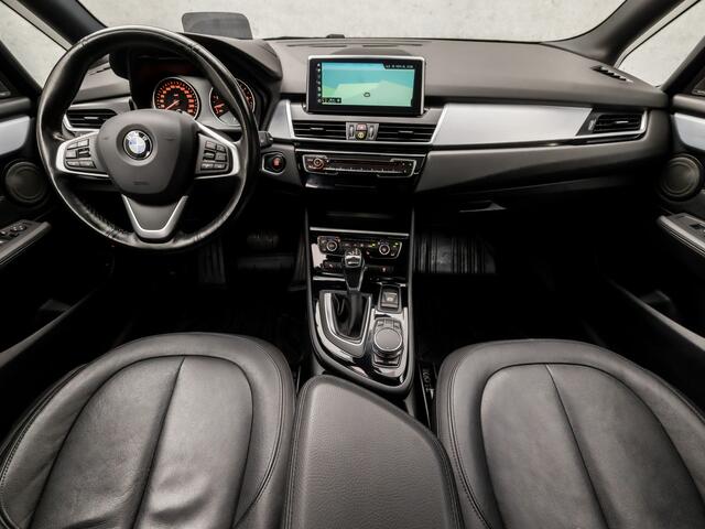 BMW 2-SERIE Active Tourer 225xe iPerformance M Sport High Executive 225Pk Automaat (PANORAMADAK, GROOT NAVI, HEAD-UP DISPLAY, MEMORY SEATS, ADAPTIVE CRUISE, LEDER, HARMAN/KARDON, TREKHAAK, CAMERA, STOELVERWARMING, NIEUWSTAAT)
