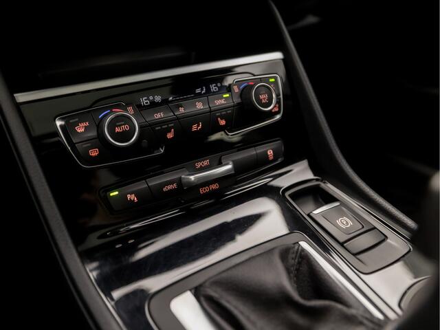 BMW 2-SERIE Active Tourer 225xe iPerformance M Sport High Executive 225Pk Automaat (PANORAMADAK, GROOT NAVI, HEAD-UP DISPLAY, MEMORY SEATS, ADAPTIVE CRUISE, LEDER, HARMAN/KARDON, TREKHAAK, CAMERA, STOELVERWARMING, NIEUWSTAAT)