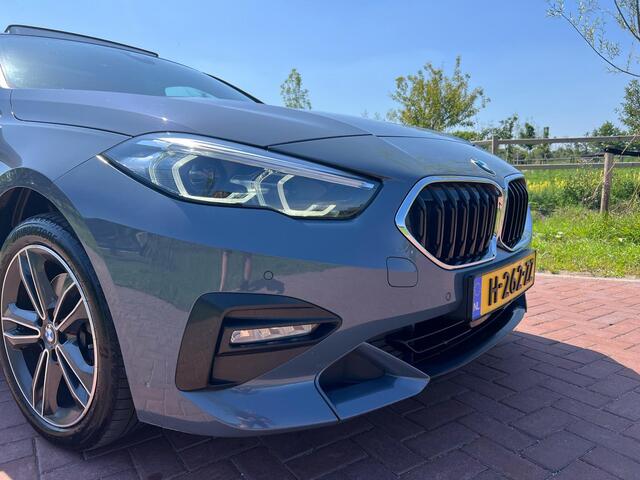 BMW 2-SERIE Gran Coupé 218i High Executive Edition | Panoramadak | Lederen Bekleding | Led koplampen | NL-Auto |