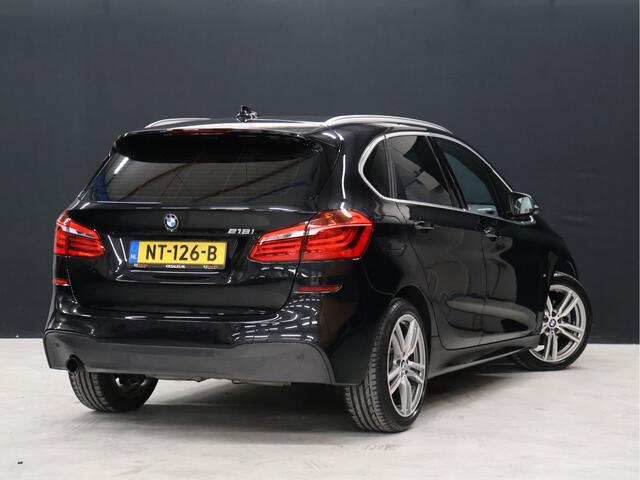 BMW 2-SERIE Active Tourer 218i Centennial High Executive M Pakket [HEAD-UP DISPLAY, CRUISE CONTROL, PDC ACHTER, SFEERVERLICHTING, STOELVERWARMING, BLUETOOTH, AIRCO, LED, NIEUWSTAAT]