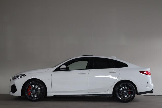 BMW 2-SERIE Gran Coupé 218i M-Sport Introduction Edition NL-Auto!! Panoramadak I Apple