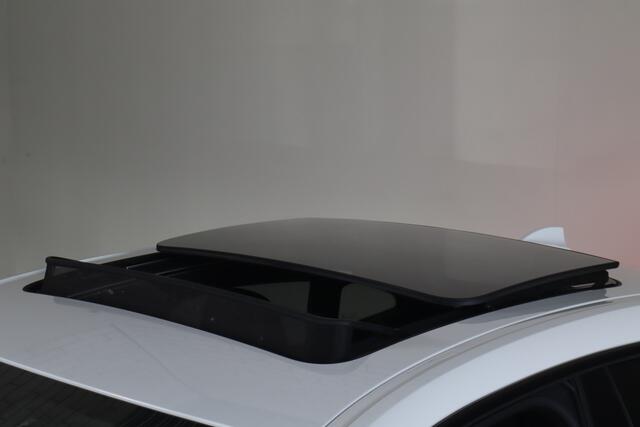BMW 2-SERIE Gran Coupé 218i M-Sport Introduction Edition NL-Auto!! Panoramadak I Apple