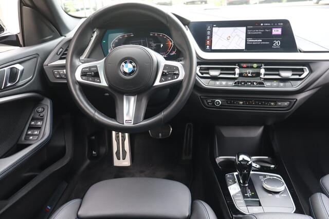 BMW 2-SERIE Gran Coupé 218i M-Sport Introduction Edition NL-Auto!! Panoramadak I Apple