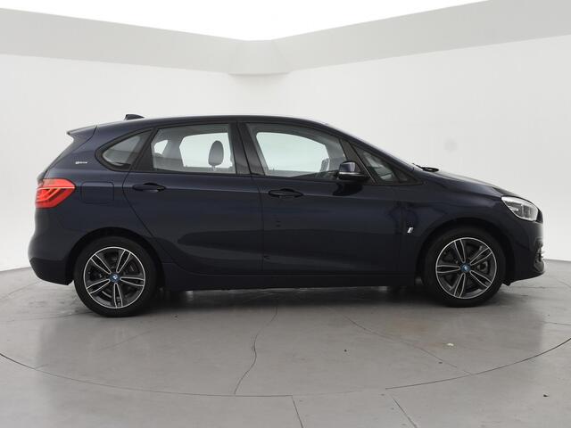 BMW 2-SERIE Active Tourer 225xe 224 PK XDRIVE PLUG-IN HYBRID + STOELVERWARMING / AFN. TREKHAAK / NAVIGATIE