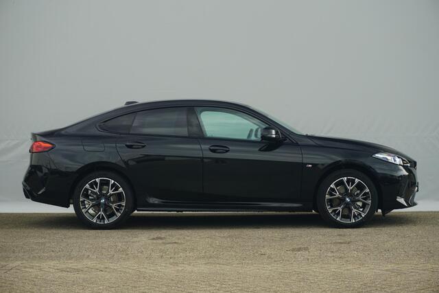BMW 2-SERIE Gran Coupé 220 M Sport Design 18'' / Stuurwielrand verwarmd / Comfort Access / Driving Assistant