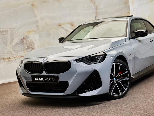 BMW 2-SERIE Coupé M240i xDrive, M Stoelen, 19", tr.haak, schuifdak, H/K, HUD, memory, privacy, NP110k