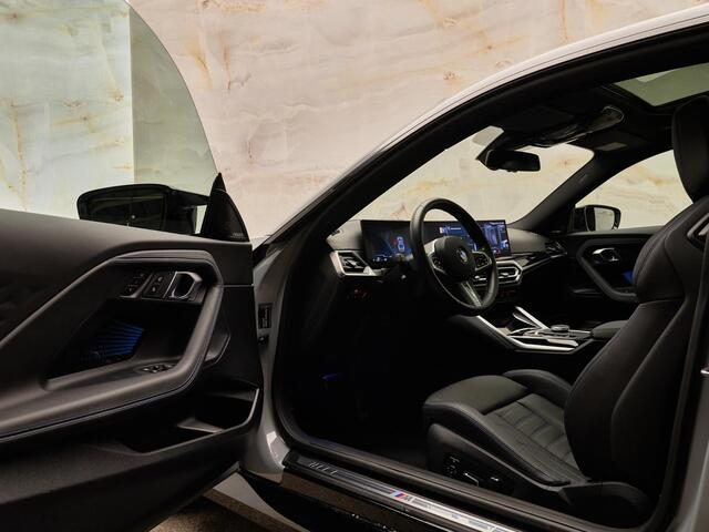 BMW 2-SERIE Coupé M240i xDrive, M Stoelen, 19", tr.haak, schuifdak, H/K, HUD, memory, privacy, NP110k