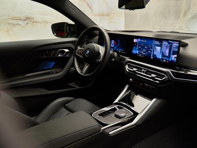 BMW 2-SERIE Coupé M240i xDrive, M Stoelen, 19", tr.haak, schuifdak, H/K, HUD, memory, privacy, NP110k