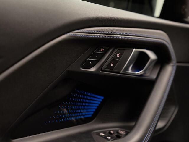 BMW 2-SERIE Coupé M240i xDrive, M Stoelen, 19", tr.haak, schuifdak, H/K, HUD, memory, privacy, NP110k