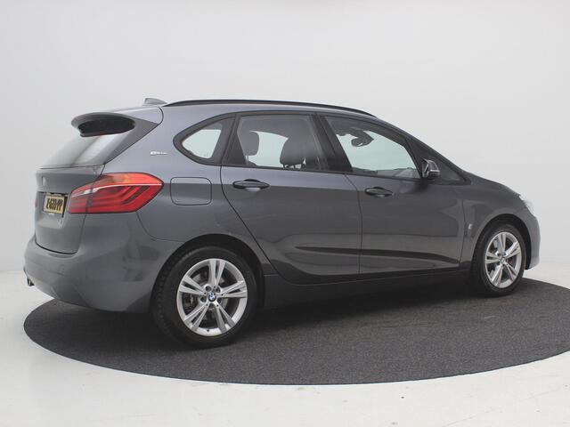 BMW 2-SERIE Active Tourer 225xe iPerformance High Executive / Trekhaak / Full LED / Cruise Control / Navigatie / Parkeersensoren Voor & Achter / LMV / Memory Bestuurdersstoel /
