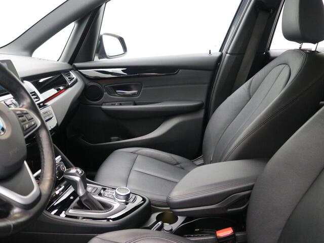 BMW 2-SERIE Active Tourer 225xe iPerformance High Executive / Trekhaak / Full LED / Cruise Control / Navigatie / Parkeersensoren Voor & Achter / LMV / Memory Bestuurdersstoel /