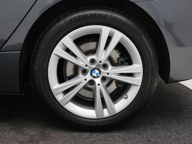 BMW 2-SERIE Active Tourer 225xe iPerformance High Executive / Trekhaak / Full LED / Cruise Control / Navigatie / Parkeersensoren Voor & Achter / LMV / Memory Bestuurdersstoel /
