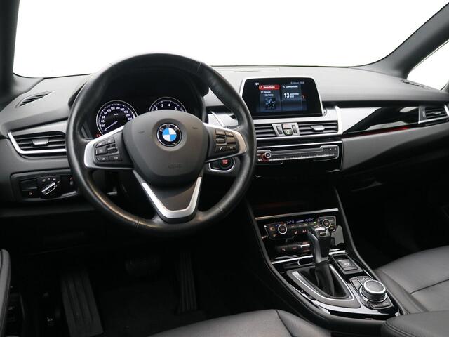 BMW 2-SERIE Active Tourer 225xe iPerformance High Executive / Trekhaak / Full LED / Cruise Control / Navigatie / Parkeersensoren Voor & Achter / LMV / Memory Bestuurdersstoel /