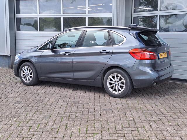 BMW 2-SERIE Active Tourer 218i Centennial High Executive Stoelverwarming, Cruis control, Navi, Automaat,