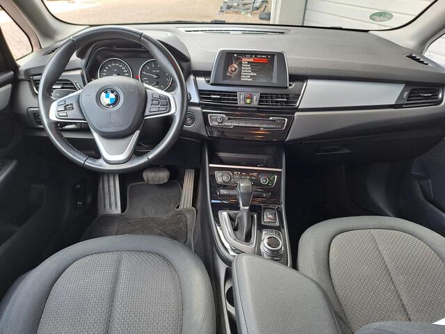 BMW 2-SERIE Active Tourer 218i Centennial High Executive Stoelverwarming, Cruis control, Navi, Automaat,