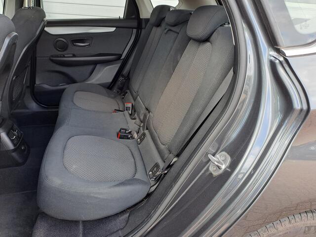 BMW 2-SERIE Active Tourer 218i Centennial High Executive Stoelverwarming, Cruis control, Navi, Automaat,