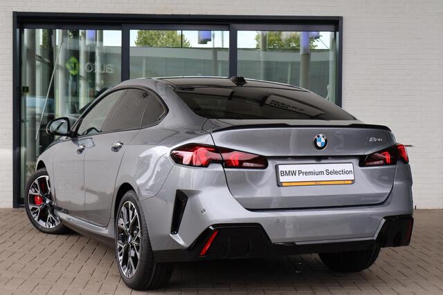 BMW 2-SERIE Gran Coupé 220 M Sport Design Edition | Voorstoelen Verwarmd | Stuurwiel Verwarmd | Achteruitrij Camera