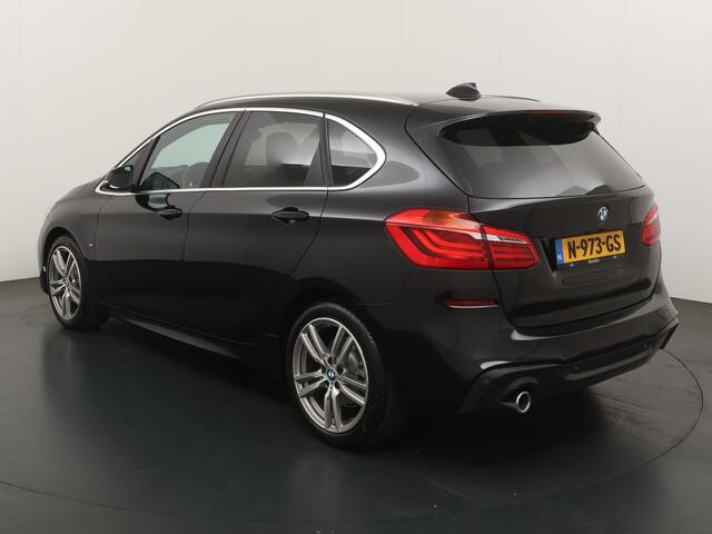 BMW 2-SERIE Active Tourer 218i Executive Edition | M Sport Edition | Automaat | Full LED | Afneembare trekhaak | AGR Stoelen | Elektrische achterklep | AR camera | Park. sens V+A | Head up display