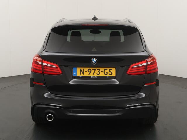 BMW 2-SERIE Active Tourer 218i Executive Edition | M Sport Edition | Automaat | Full LED | Afneembare trekhaak | AGR Stoelen | Elektrische achterklep | AR camera | Park. sens V+A | Head up display