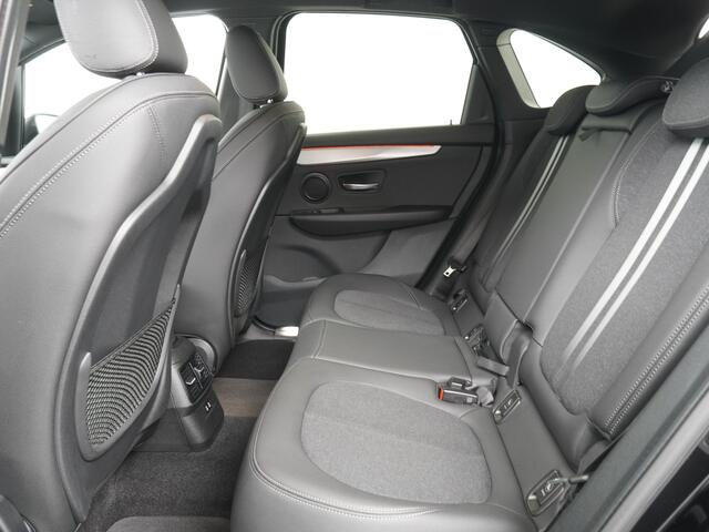 BMW 2-SERIE Active Tourer 218i Executive Edition | M Sport Edition | Automaat | Full LED | Afneembare trekhaak | AGR Stoelen | Elektrische achterklep | AR camera | Park. sens V+A | Head up display