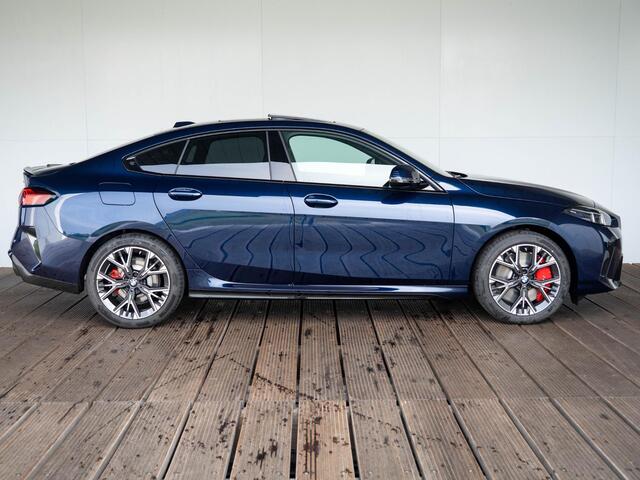 BMW 2-SERIE Gran Coupé 220 | M Sportpakket Pro | Premium Pack | Harman-Kardon | Verwarmd Stuurwiel | Comfort Access | Achteruitrijcamera | Panoramadak | Stoelverwarming