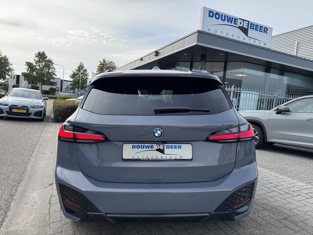 BMW 2-SERIE Active Tourer 225e xDrive M Sport Pano-Dak | Harman Kardon | HUD | Camera |