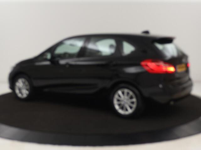 BMW 2-SERIE Active Tourer 218i Corporate Lease High Executive | Leder | Cruise Control | Stoelverwarming | Head-up | Elektrische achterklep | Xenon