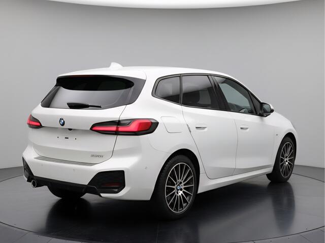 BMW 2-SERIE Active Tourer 220i M-Sport / Pano / H&K / Stoelverwarming / HUD