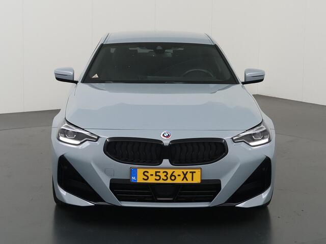 BMW 2-SERIE Coupé 218i | M-Sport | Live Dashboard Plus | Apple Carplay/Android Auto | NL auto | Cruise control adaptief | 19'' LMV | Stoelverwarming | Sportstoelen |